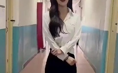 大坤坤戳桃子流牛奶视频